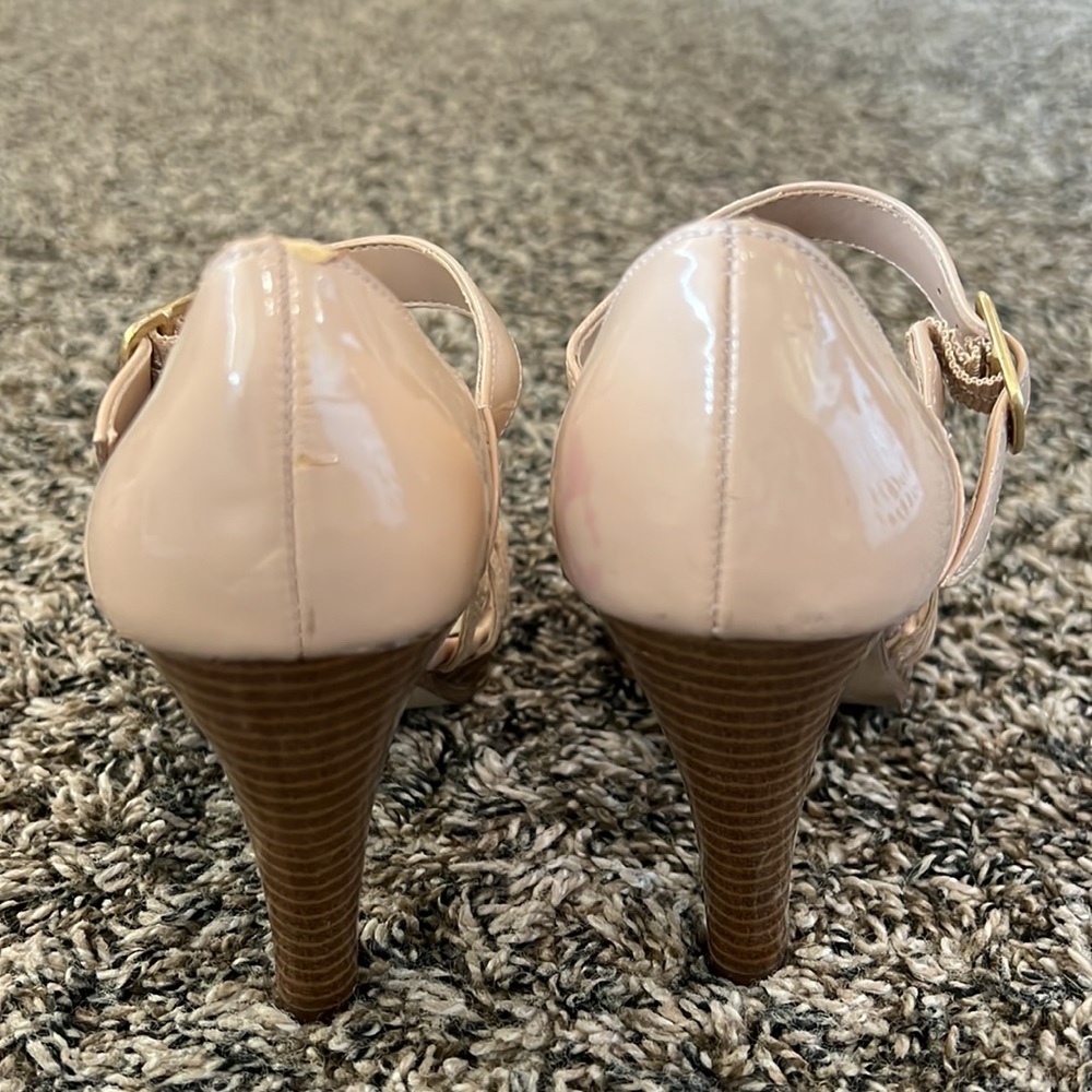 Pink heels - Picture 3 of 4